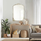 Specchio da pavimento intagliato in legno massello a tutta lunghezza ad arco