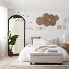 Specchio da pavimento intagliato in legno massello a tutta lunghezza ad arco