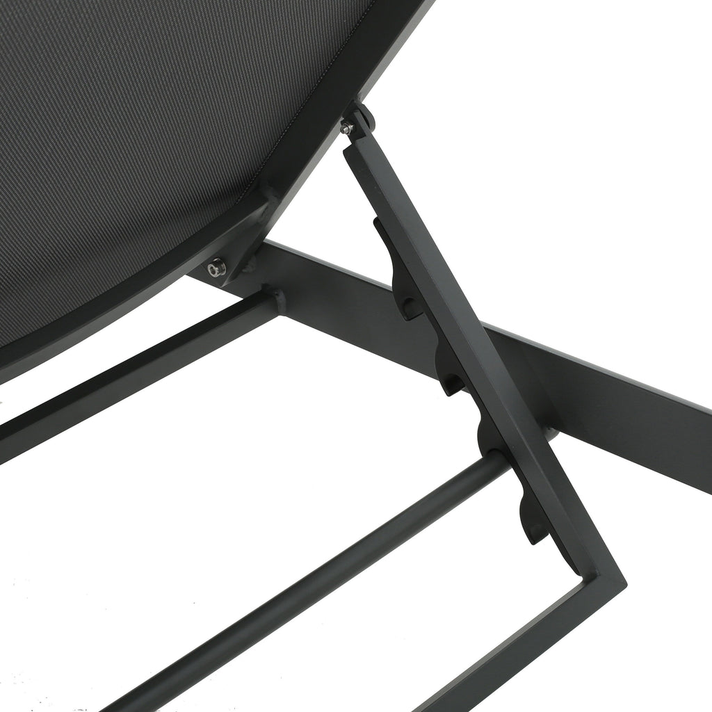 Chaise longue da esterno in alluminio Cape Coral (set da 2) di Christopher Knight Home - 77,56 P x 25,20 L x 11,80 A