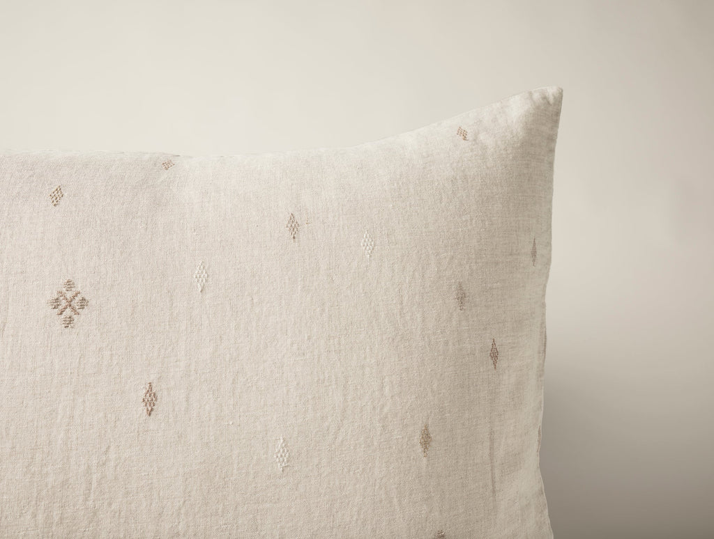 Federa in lino biologico ricamato Cambria
